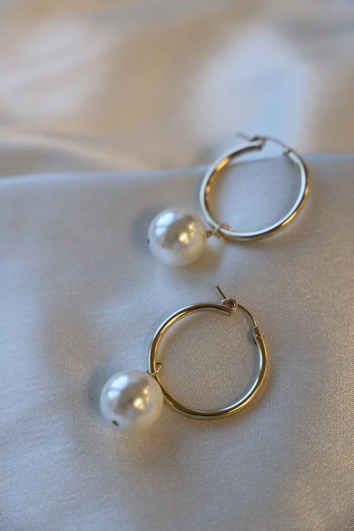 DISCONTINUED E1609G Gold Earrings-Oversized Audrey Pearl Hoops