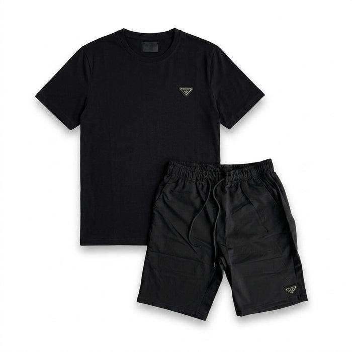Conjunto Camiseta + Bermuda — Prada