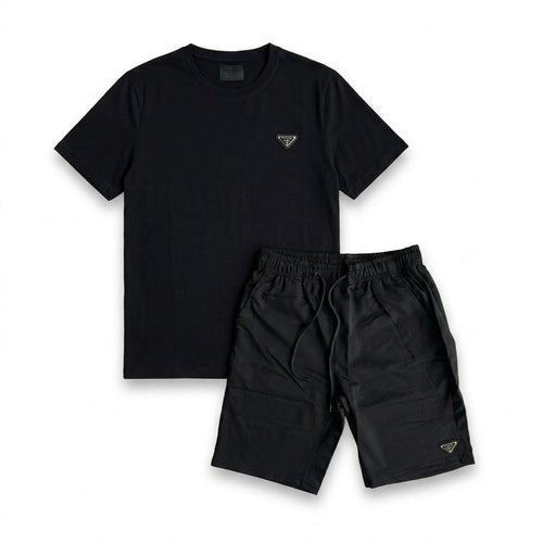 Conjunto Camiseta + Bermuda — Prada