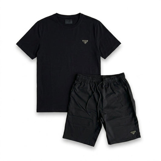 Conjunto Camiseta + Bermuda — Prada