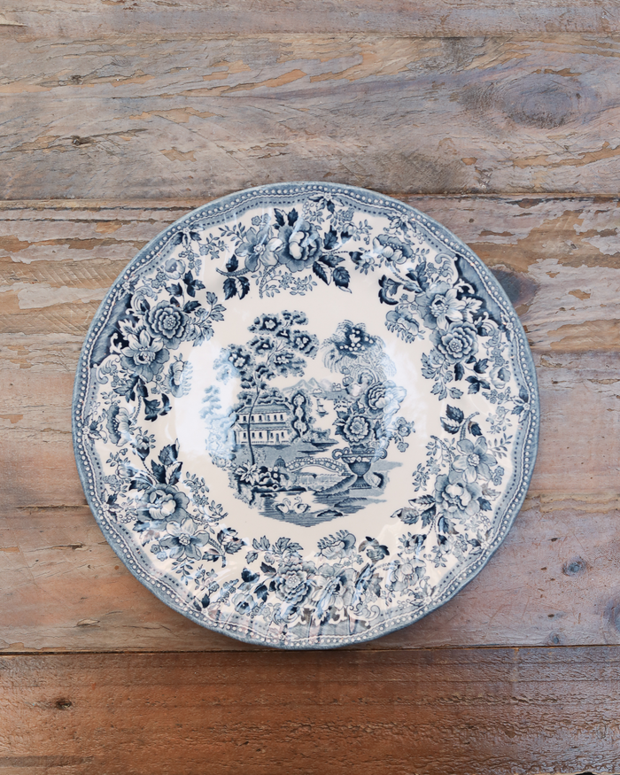 maman dinner plate — blue floral pattern on white background, style two