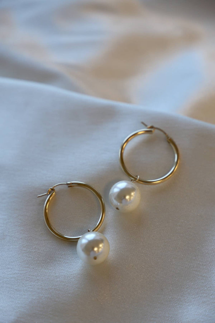 DISCONTINUED E1609G Gold Earrings-Oversized Audrey Pearl Hoops