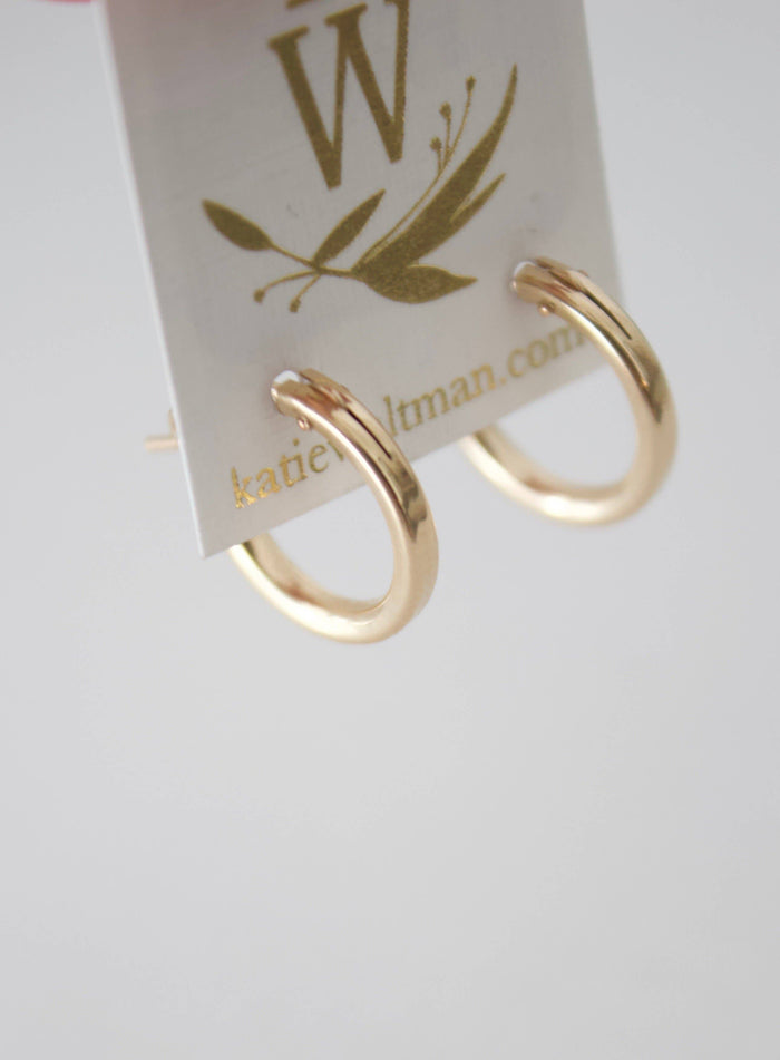 E1172G Gold Earrings-Small Gold Filled Hoops