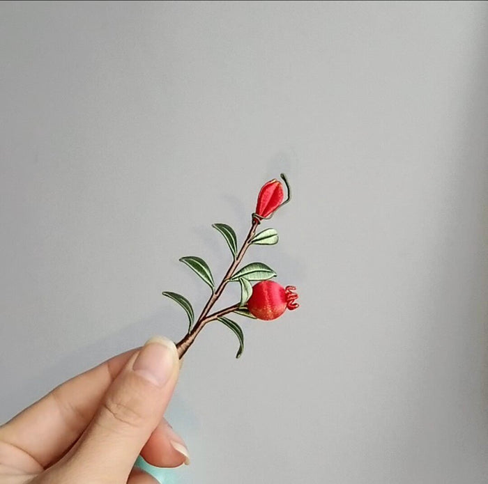 Handmade Chanhua Thread-Wrapped Floral Brooch - Red Blossom Accessory