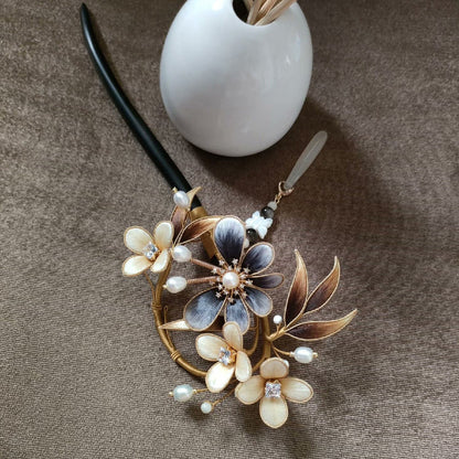 Handmade Ronghua Silk Velvet Flower Hairpin - Blue & White Camellia Hairpin
