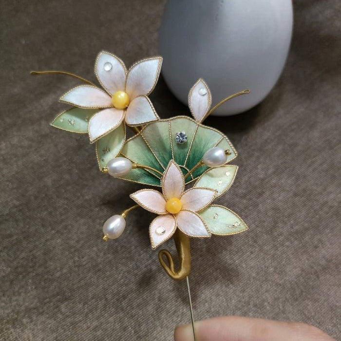 Handmade Ronghua Silk White Velvet Flower Brooch