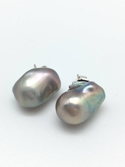 In2 design | Light Grey Baroque Stud Earrings