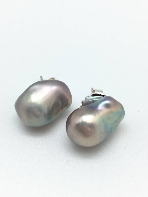 In2 design | Light Grey Baroque Stud Earrings