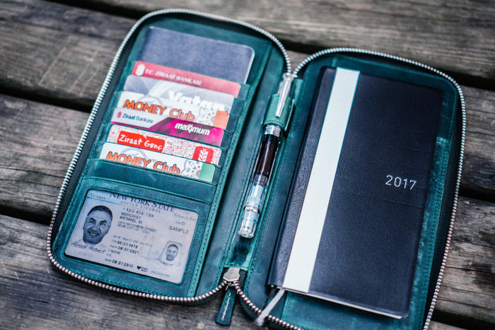 Leather Zippered Hobonichi Weeks Cover - Crazy Horse Forest Green