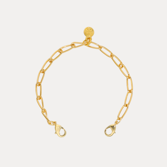 Link Chain Bracelet featuring elongated paperclip-style links and dual lobster clasps for effortless sophistication.