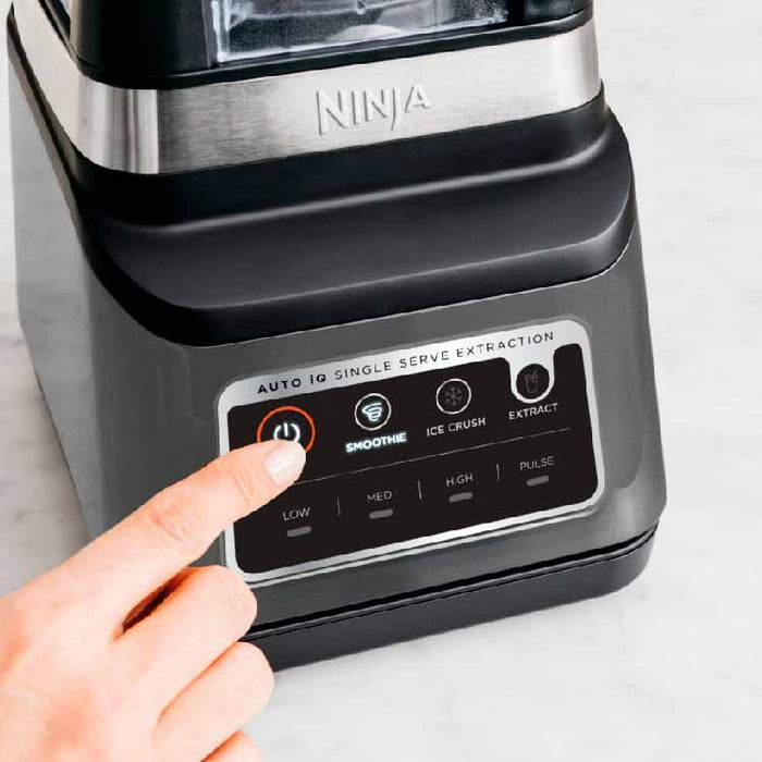 Ninja Professional Plus Blender DUO with Auto-iQ, 1400-watt peak power.