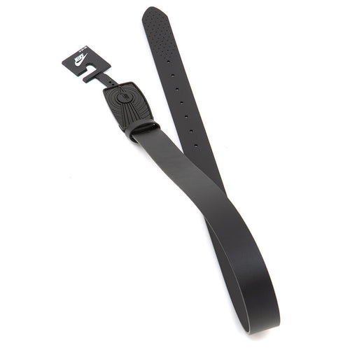 Perforated Accent w/Dunk Plaque Belt (Black)