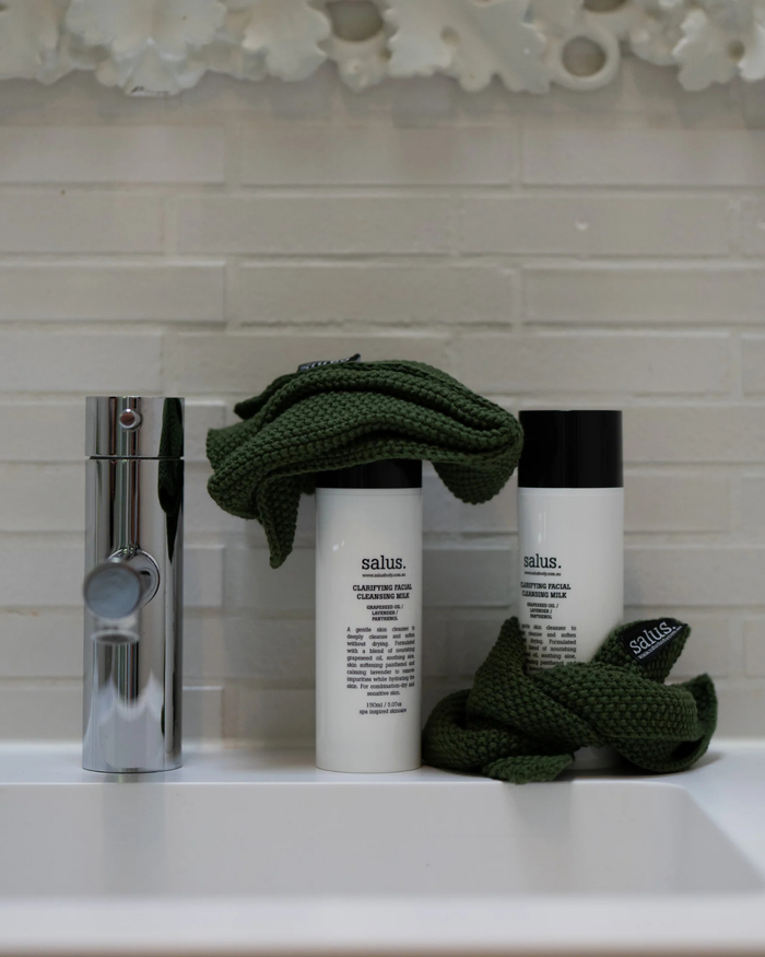 Salus Clarifying Facial Cleansing Milk