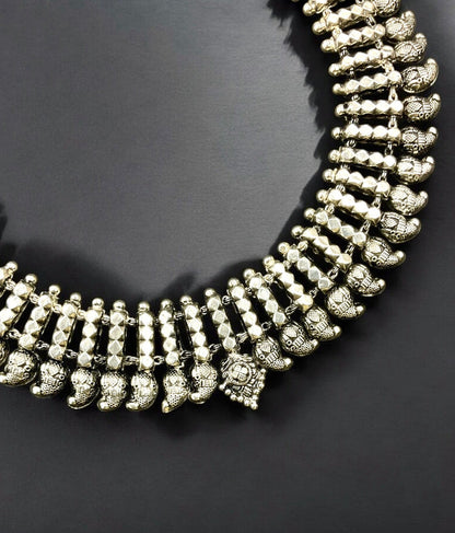 The Dyuti Silver Paisley Necklace