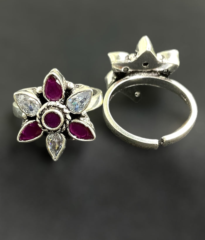 The Kadambini Gemstone Silver Toe-Rings(Red\White)