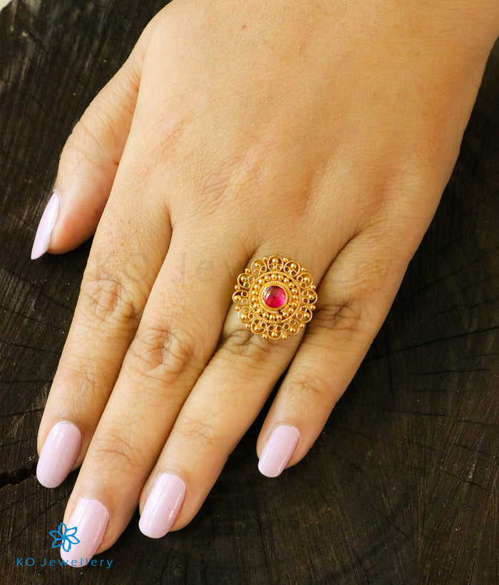 The Yuktvaa Kemp Silver Finger Ring