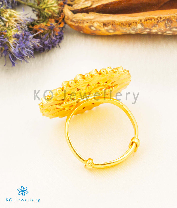 The Yuktvaa Kemp Silver Finger Ring