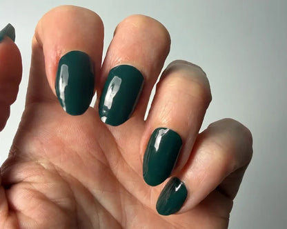 UV-Free Gel Nail Wraps – Bottle Green