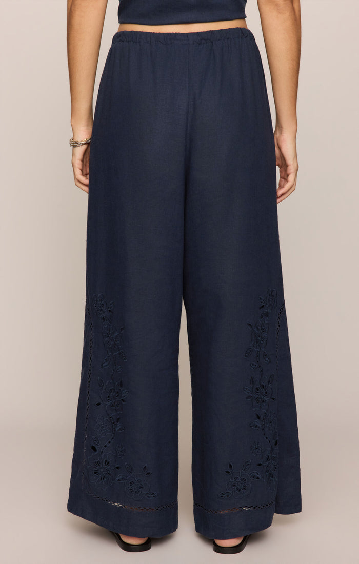 Z Supply Sid Embroidered Woven Pant in Eclipse